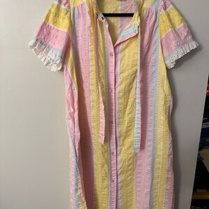 Vintage Tiffany Loungewear size Med Colorful Striped Snap Button-Up House coat